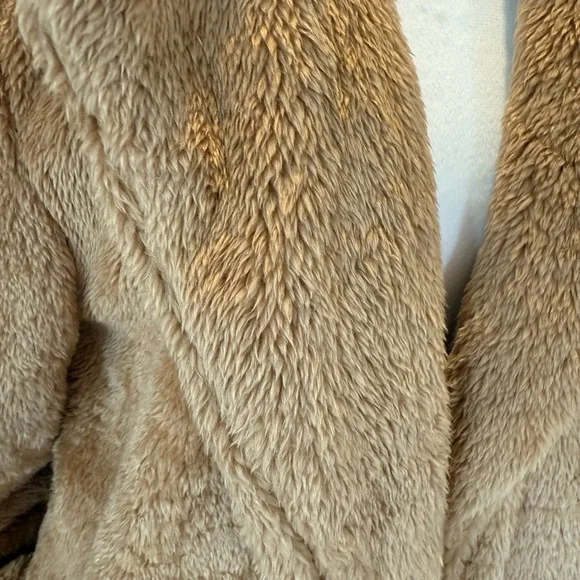 Luxurious Brown Fleece Coat - Picture 5 of 6